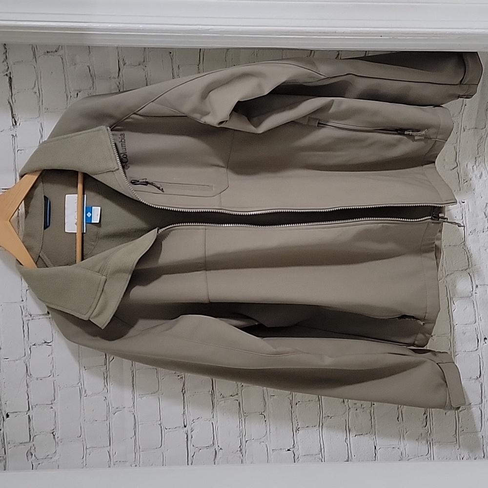 Men's Columbia tan jacket size Xl